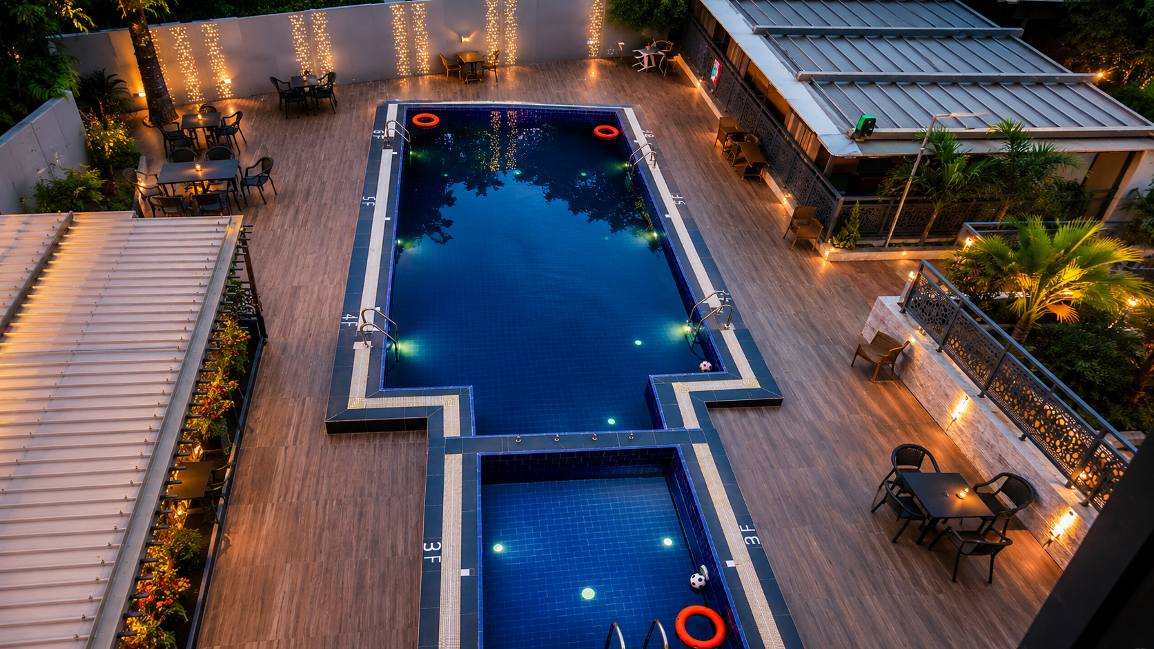 Golden Point Hotel pool and leisure area